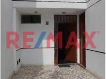 Vendo Casa Frente En Miraflores 2Pisos 150M2 $180.000