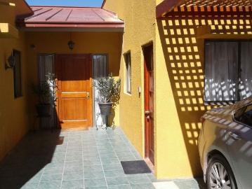 Vendo casa peuco, frente al colegio chuquicamata