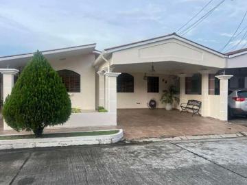 VENDO CASA REMODELADA EN VILLA ZAITA EN RESIDENCIAL CERRADO