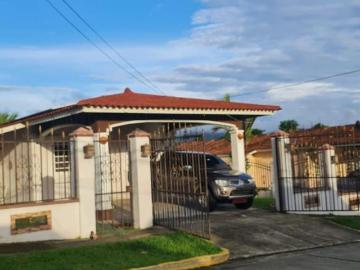VENDO CASA UNIFAMILIAR CON PANELES SOLARES EN VILLA ZAITA