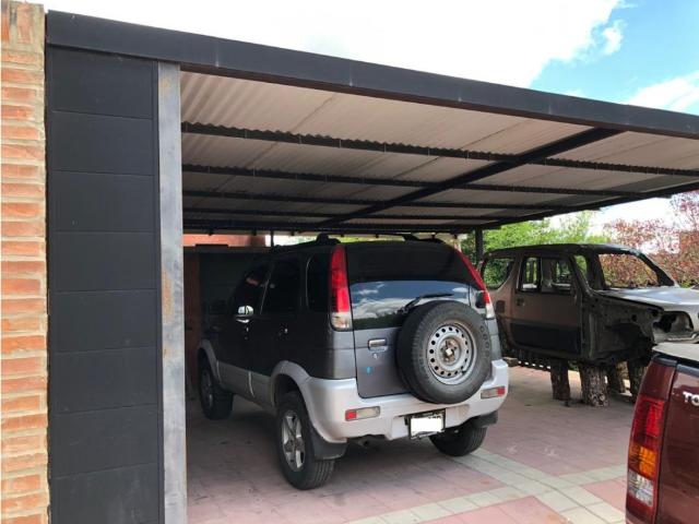 Vendo casa 1400m2 4h/4b/2p Club de Campo 2877