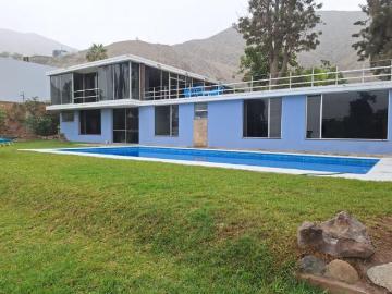 VENDO CASA 1450M2 EN ZONA PRIVADA Y SEGURA DE LA PLANICIE