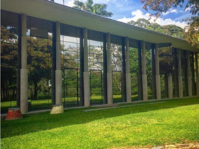 Vendo casa 1200mts2 5h/9b/12p Los Campitos 8821