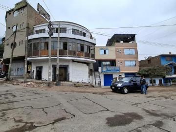 VENDO CASA 227 m2 AV. TUPAC IDEAL PARA LOCAL COMERCIAL COMAS