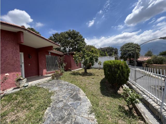 Vendo casa 350mts2 5h/5b/4p Caurimare