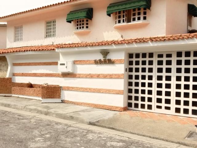 Vendo casa 330m2 Alto Prado 3598