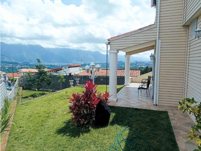 Vendo casa 480m2 Alto Prado 2403