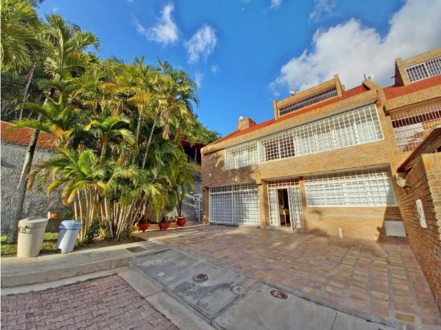 Vendo casa 400m2 La Alameda 6510