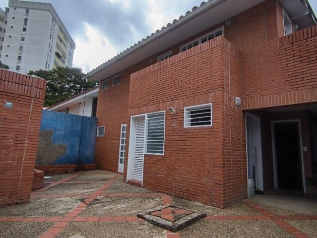 Vendo casa 400m2 Terrazas del Club Hipico 3380