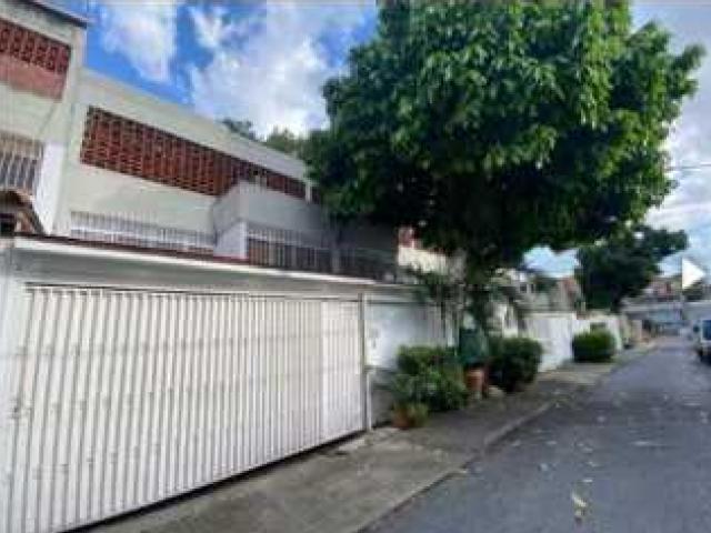 Vendo casa/town house 384m2 Los Chorros 1176
