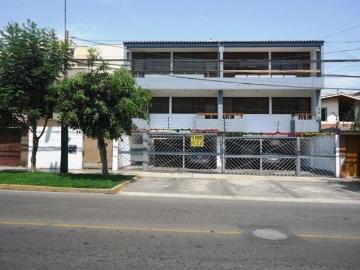 VENDO DEPARTAMENTO + AIRES EN URB. VALLE HERMOSO – MONTERRICO – SURCO