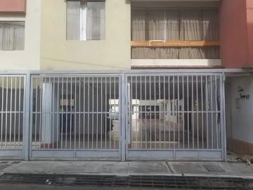 VENDO DEPARTAMENTO EN BAÑOS DEL INCA CAJAMARCA