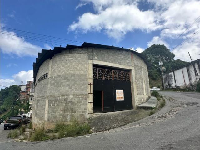 Vendo Edificio con Galpón en Mariche