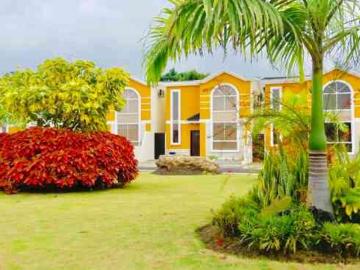 Vendo en Manta casas con Estilo Santa Fe