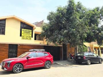 VENDO EN OCASIÓN AMPLIA CASA DE 2 PISOS+AZOTEA SAN FELIPE COMAS 118mil d.a!