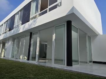 Vendo Espectacular Casa de Estreno en La Molina