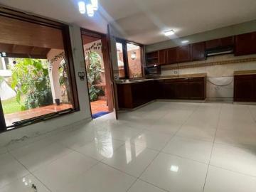 VENDO EXELENTE CASA EN CONDOMINIO EN SURCO