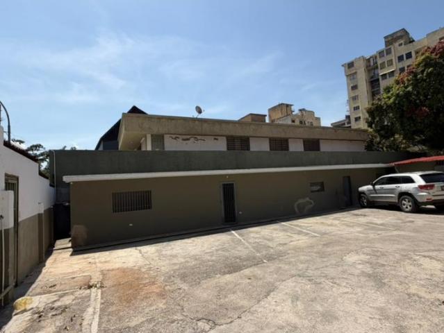 Vendo galpón comercial + lote de terreno 2900m2 Maripérez 0883