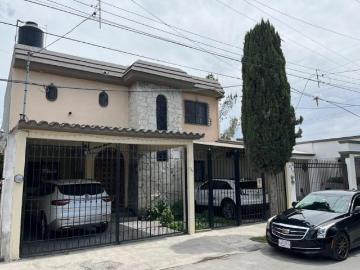 Vendo hermosa casa de dos plantas en colonia del valle I, Ramos Arizpe, Coahuila