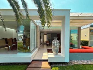Vendo hermosa casa en Cocoa, Asia