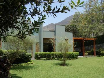 Vendo hermosa casa en condominio, calle Jiron Tomasal 4, Urb. Monterrico, Surco