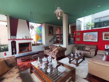 VENDO HERMOSA CASA EN VALLE HERMOSO AMPLIA Y RODEADA DE JARDINES