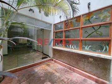Vendo Linda Casa Triplex En Zona Exclusiva De San Isidro