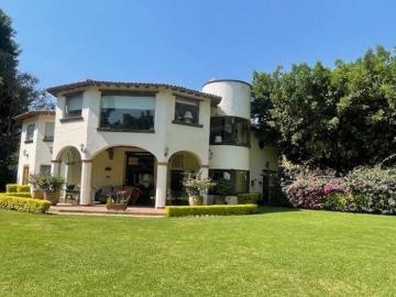 VENDO HERMOSA PROPIEDAD EN TEPOZTLÁN, PARA RESIDENCIA U HOTEL