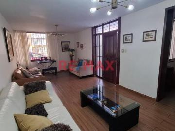 Vendo Hermosa Y Moderna Casa En La Urb Primavera 210 M2 320,000 Dolares
