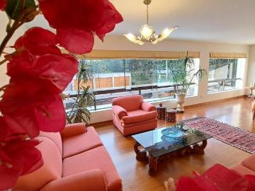 Vendo hermoso departamento piso estacionamientos y deposito frente a parque