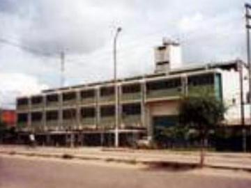 VENDO HOTEL EN UCAYALLI, IDEAL PARA CASINO, OFICINAS, CENTRO DE SALUD