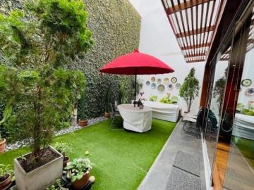 VENDO LINDA CASA A POCOS PASOS DEL MALECON CISNEROS. 245M2. USD 550.000
