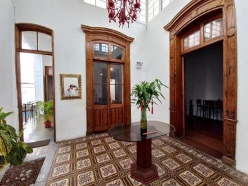 Vendo Linda Casa en Calle Ayacucho 2, Barranco Cerca al Puente de los suspiros
