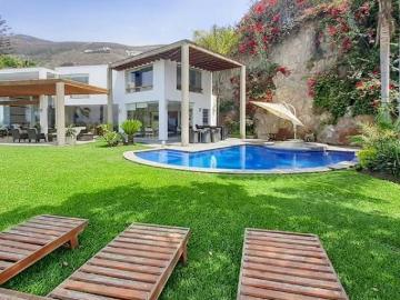 Vendo Linda Casa en Calle Jiron Las Cascadas 1, Urb. Las Casuarinas, Surco
