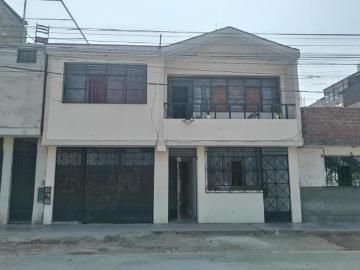 Vendo Linda Casa Frente A Parque A Pocos Minutos De La Estación Caja De Agua