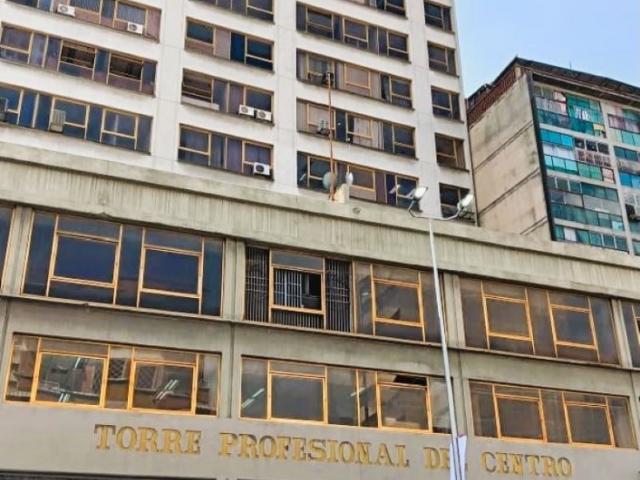 Vendo local comercial 372m2 Avenida Lecuna 6285