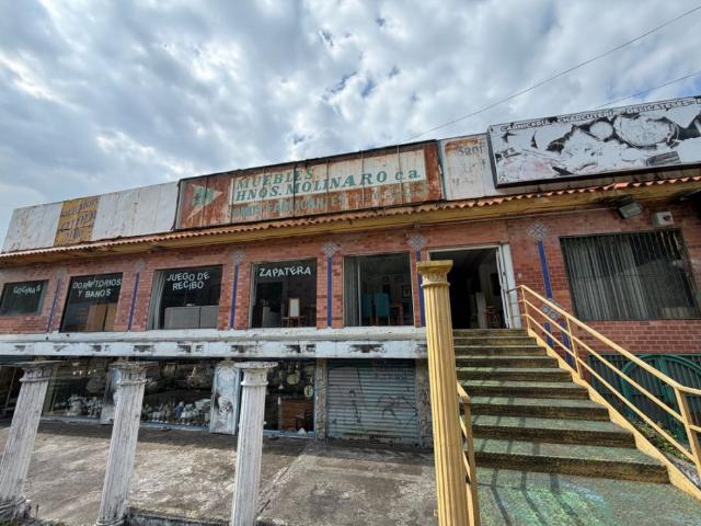 Vendo local comercial de 3 niveles 7000m2 Carretera Panamericana 8188