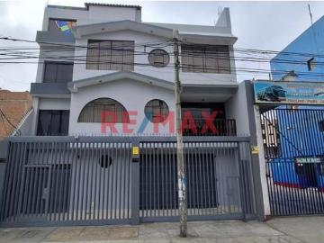 Vendo Local Comercial De 3 Pisos Mas Azotea Av Nicolás De Piérola A.C 364.96 M2