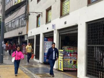 VENDO LOCAL COMERCIAL EN GALERIA