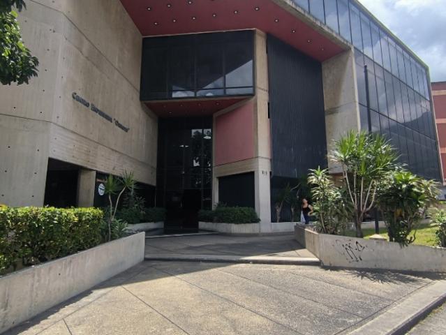 Vendo local/oficina a pie de calle 215m2 La Urbina