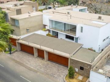 Vendo Majestuosa Casa en La Mejor Zona de La Planicie Con Cerro Incluido