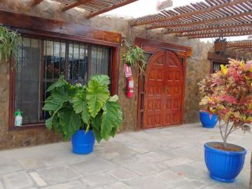 Vendo o alquilo hermosa casa hotel en Chilca con un área de 2,000m2!
