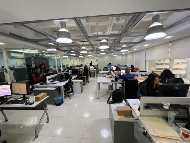 Vendo OFICINA 218m2 La Castellana, amoblada, lista para entrar