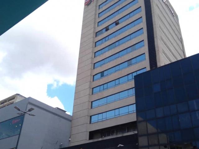 Vendo oficina 400m2 Sabana Grande 6559