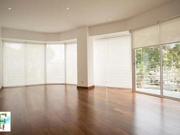 Vendo Penthouse duplex estreno de 386m² cerca a Larcomar, Miraflores