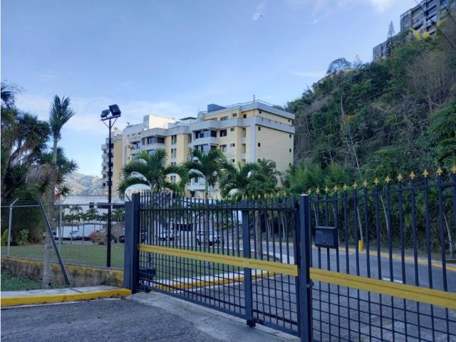Vendo PH 440m2 Urb. Miranda 3190