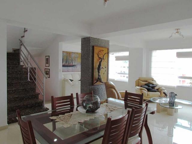 Vendo PH tríplex 247m2 Oripoto 2125