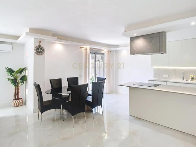 VENDO PISO UNICO EN ESTEPONA CENTRO