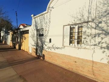 Vendo propiedad sobre calle pueyrredon a metros de av, rivadavia