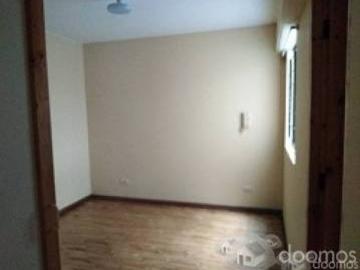 VENDO PRÁCTICO Y LINDO DPTO. EN CALLE ALCANFORES 874, PISO 1, 2DO NIVEL, MIRAFLORES